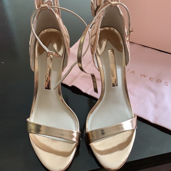 Butterfly rose gold brand new shoes - Picture 2 of 4